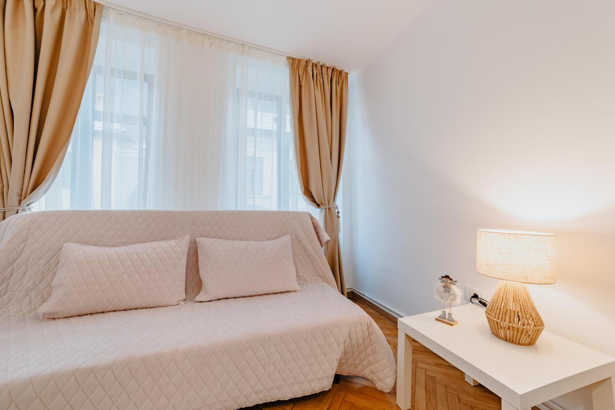 Anastasia Apartments With Parking Braşov Eksteriør bilde